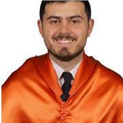 Estudiante de finanzas y contabilidad imparte clases de economía a nivel de secundaria y bachiller
